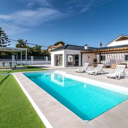 Palm Tree Villa - 5Bdr Paradise Pool / Chill Out Beds 토레몰리노스 외부 사진