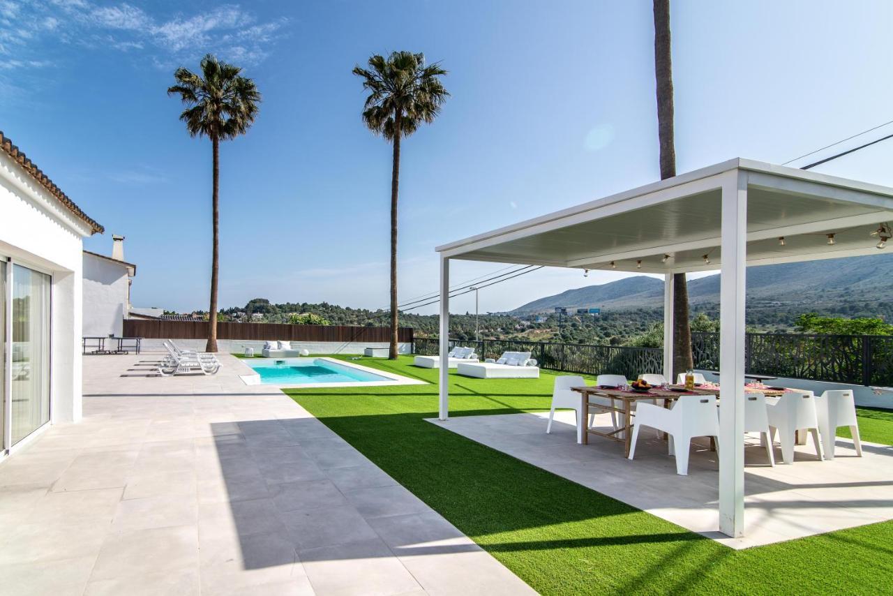 Palm Tree Villa - 5Bdr Paradise Pool / Chill Out Beds 토레몰리노스 외부 사진