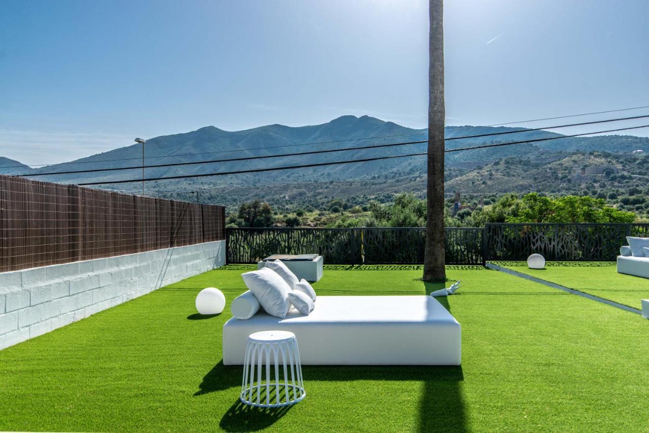 Palm Tree Villa - 5Bdr Paradise Pool / Chill Out Beds 토레몰리노스 외부 사진